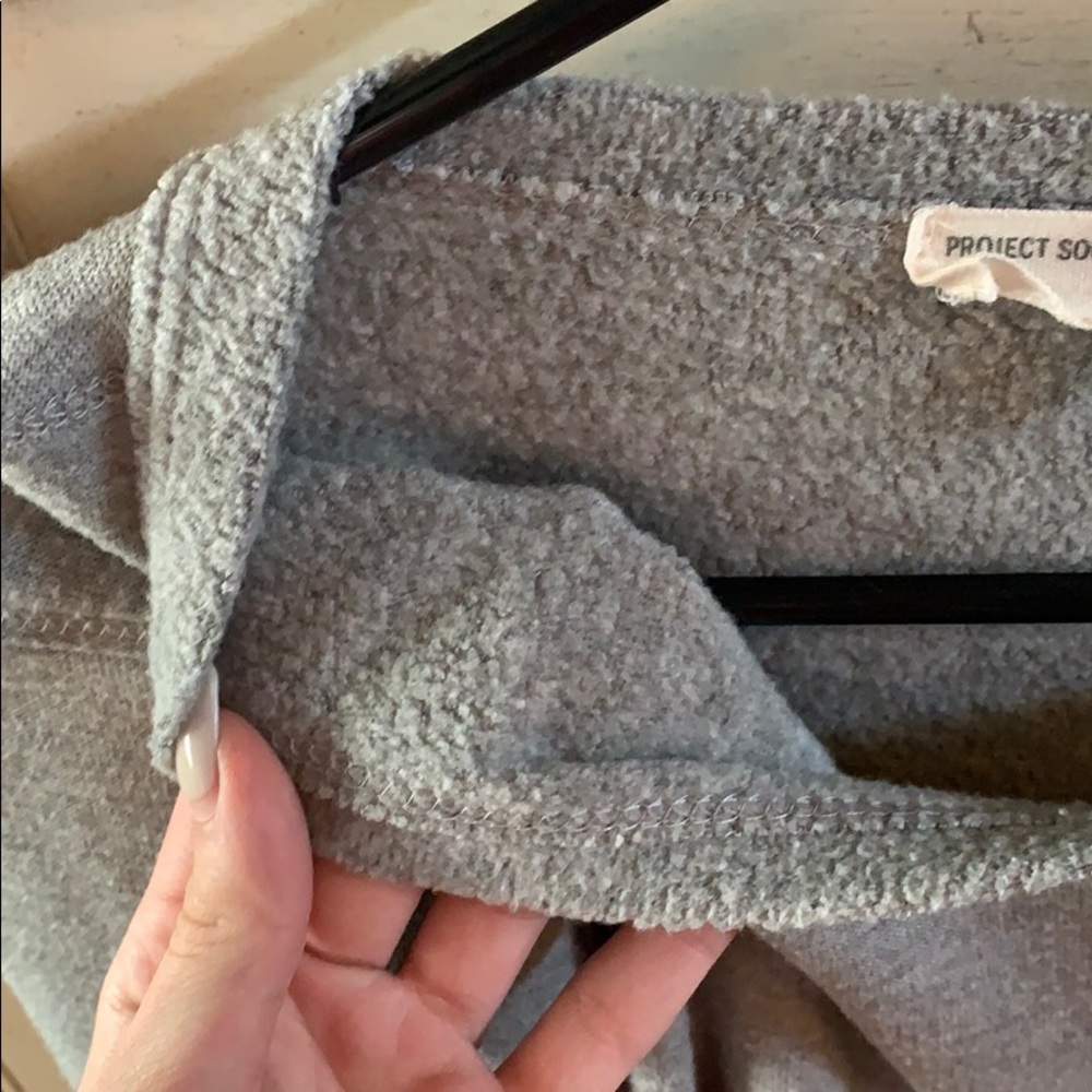 gray pullover - Picture 5 of 5